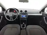 Photo 5 - Volkswagen Jetta
