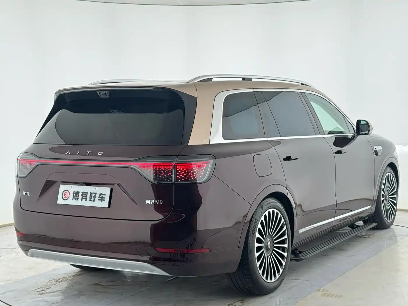 AITO Wenjie AITO M9 2025 Extended Range Ultra 52kWh 6-Seater фото 5