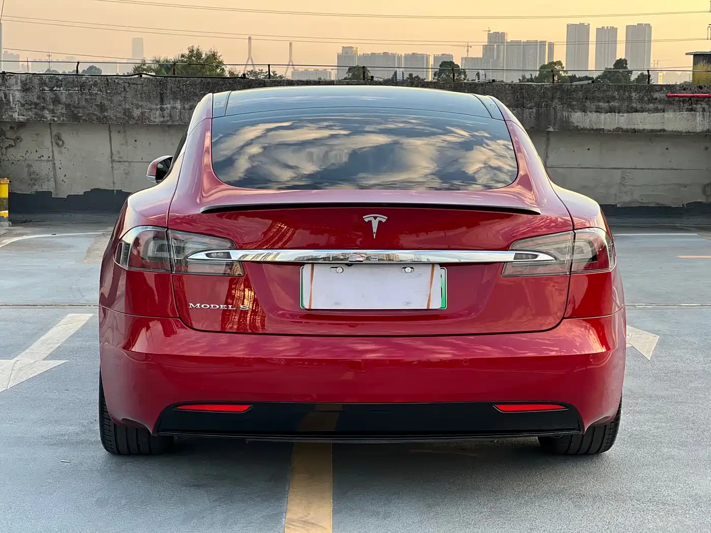 TESLA MODEL S