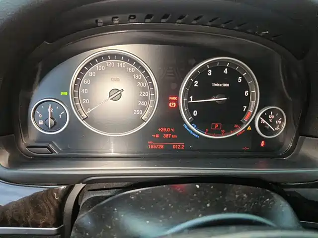 BMW 5 Series 2014 525Li Leading — фото 4