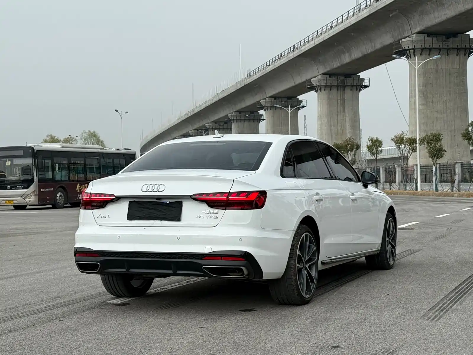 Фото 5 - Audi A4L