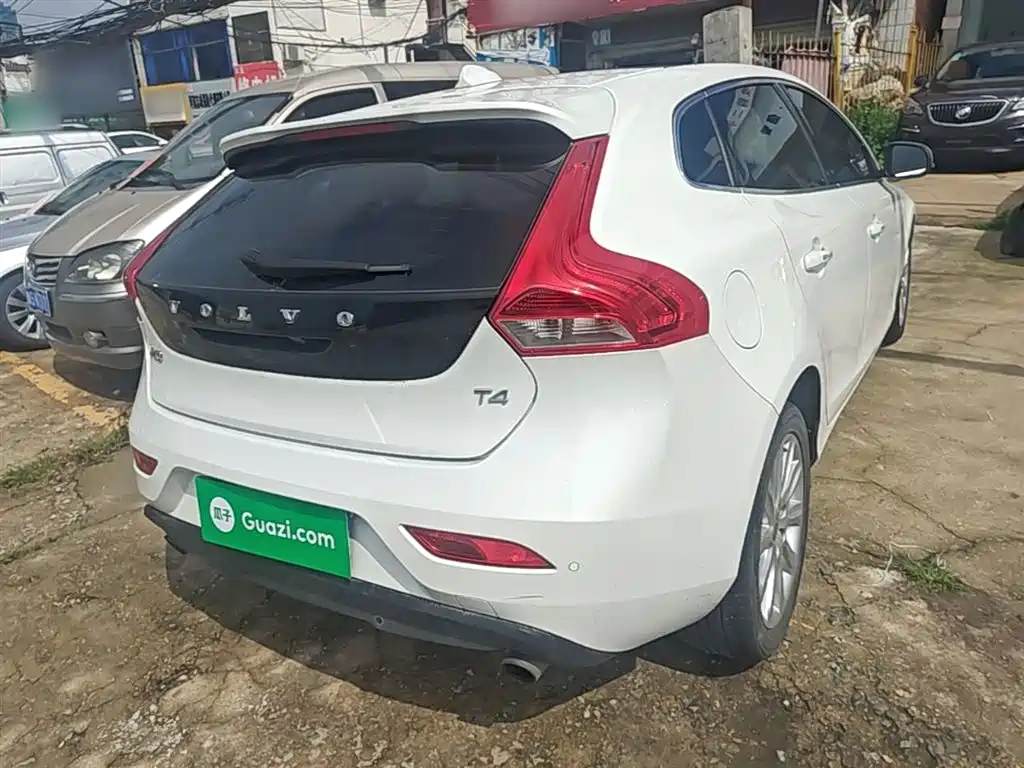 Фото 7 - Volvo V40
