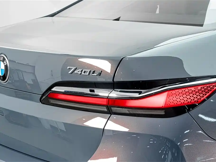 BMW 7 Series 2023 Model 740Li Leading Luxury Package фото 8