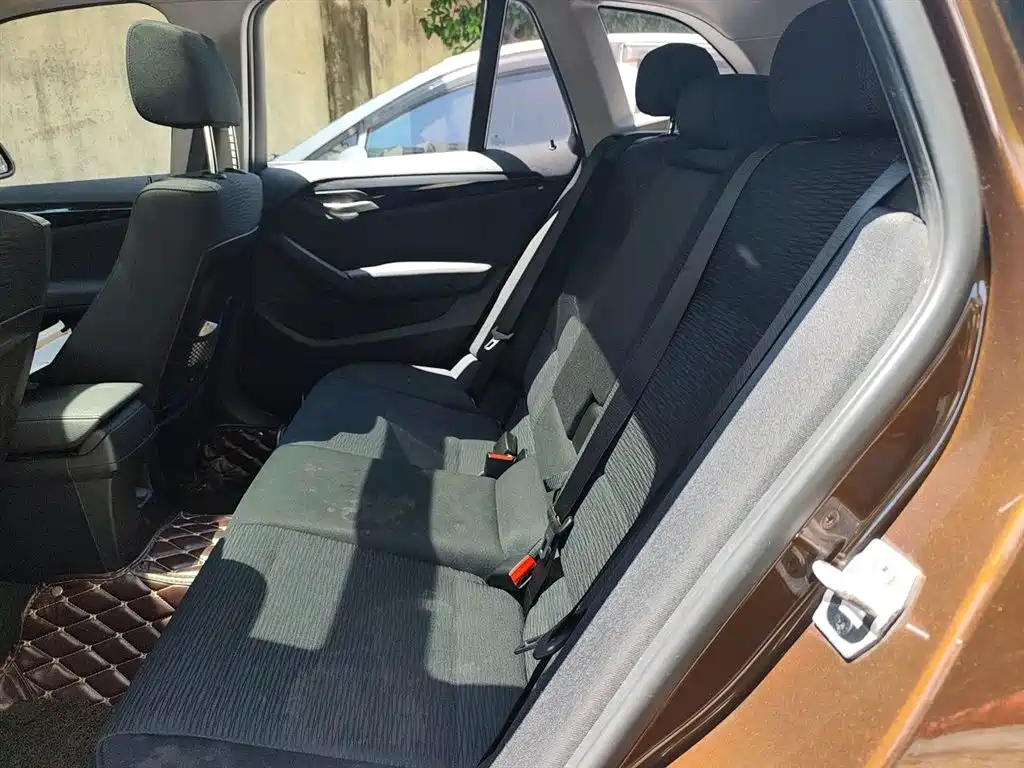 BMW X1 2015 Model sDrive18i Fashion Advanced Edition фото 15