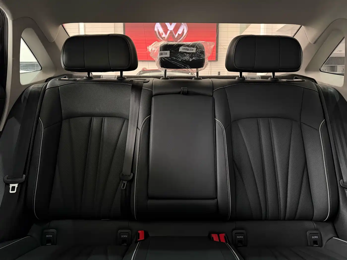 Volkswagen Passat 2024 380TSI Starlight Dragon Soaring Edition фото 11