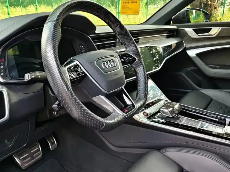 Photo 12 - Audi RS 6