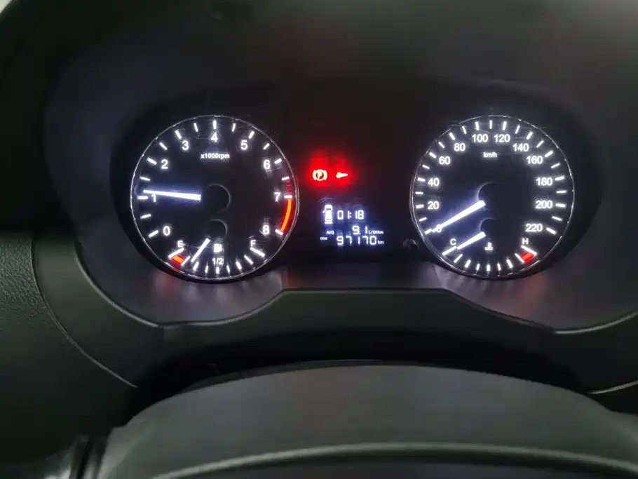 JAC Refine M3 2018 2015 Maker Edition 1.6L Luxury