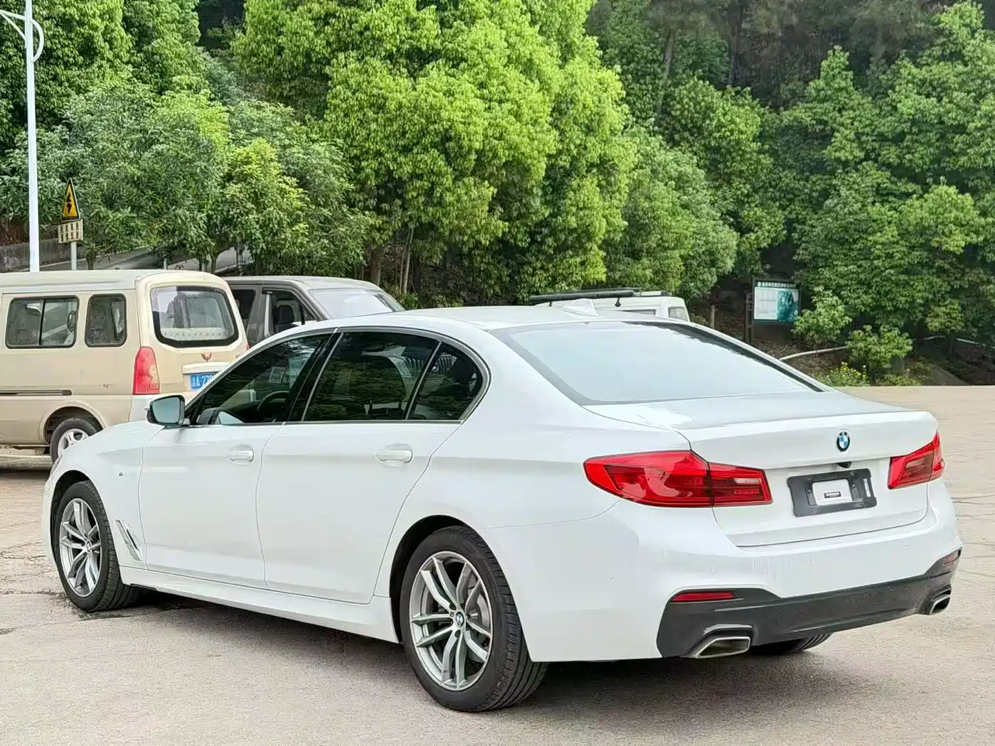 BMW 5 Series 2020 525Li M Sport Package фото 8