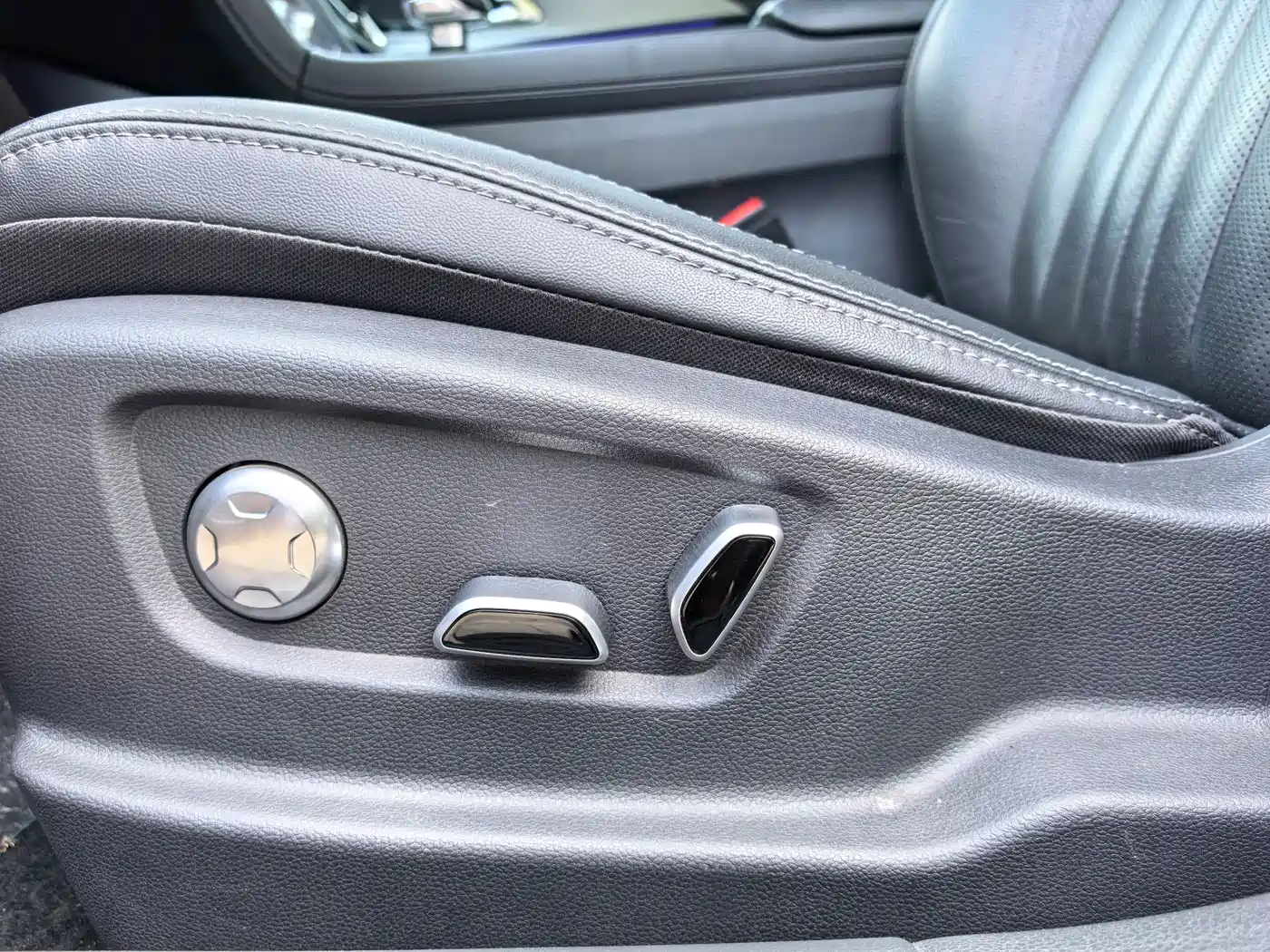 Hongqi H5 2023 2.0T Auto Smart Connect Flag Comfort фото 14