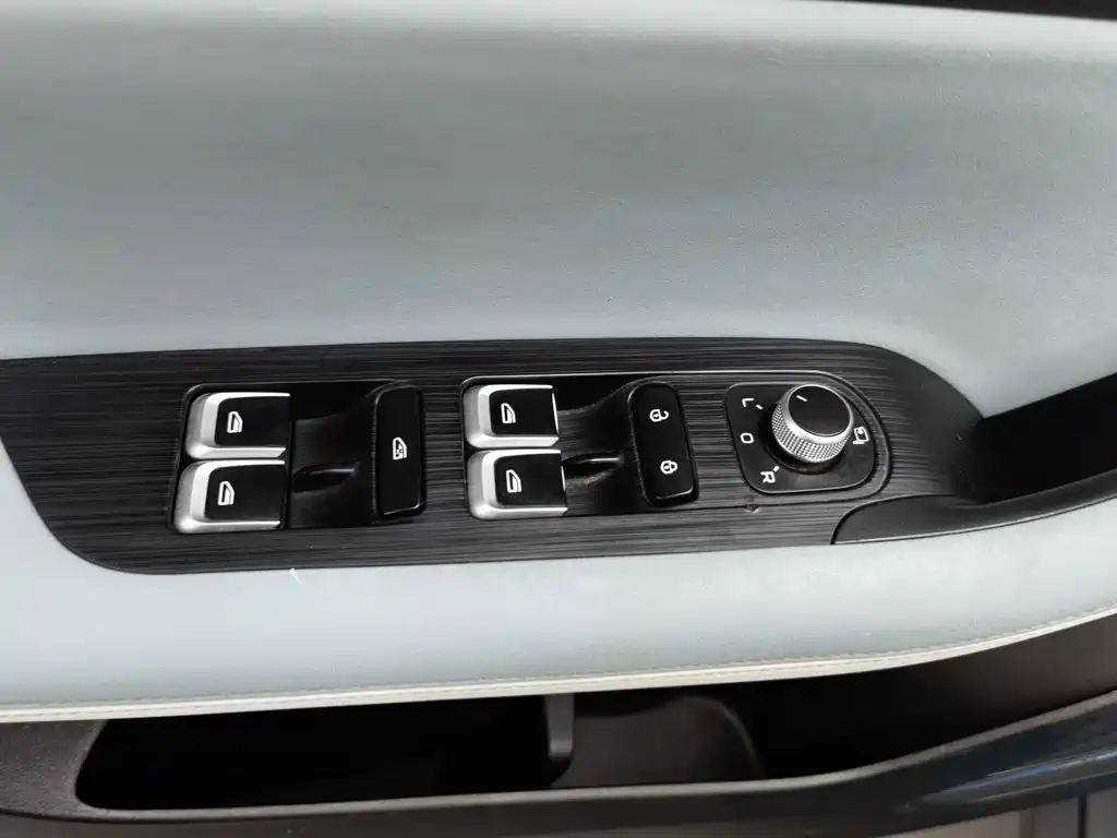 Geely Emgrand S 2023 2022 1.4T CVT Crossover Player