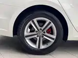 صورة 14 - Volkswagen Lamando