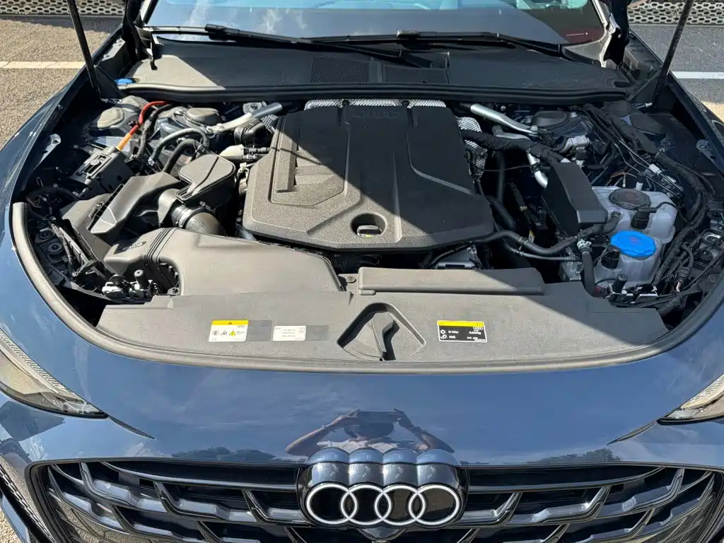 Фото 6 - Audi A6L
