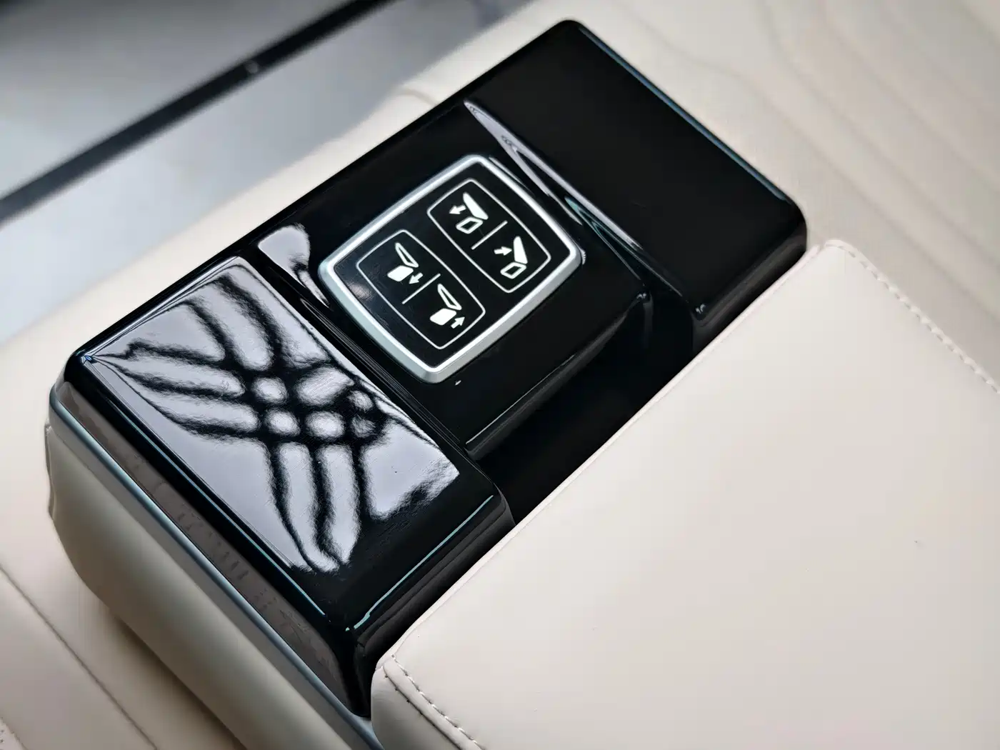 Toyota Sienna 2023 2.5L Hybrid Comfort Edition фото 23