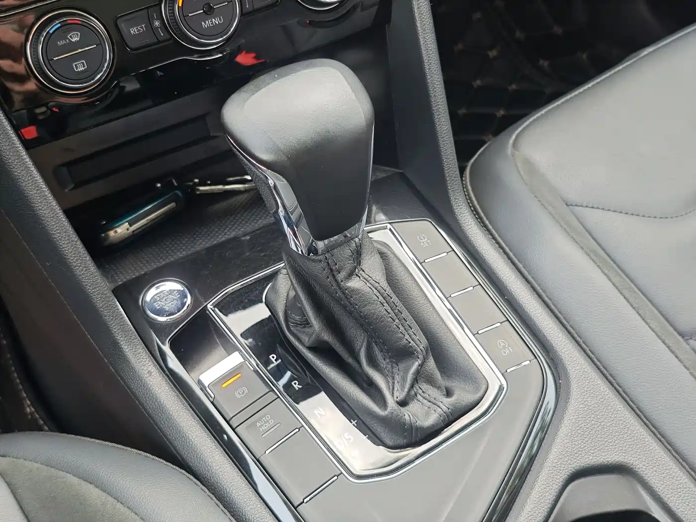 Volkswagen Tiguan L 2021 330TSI Automatic 2WD Smart фото 19