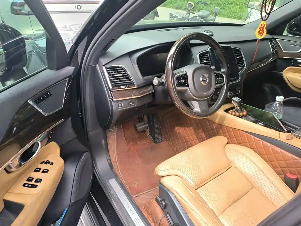 Photo 12 - Volvo XC90