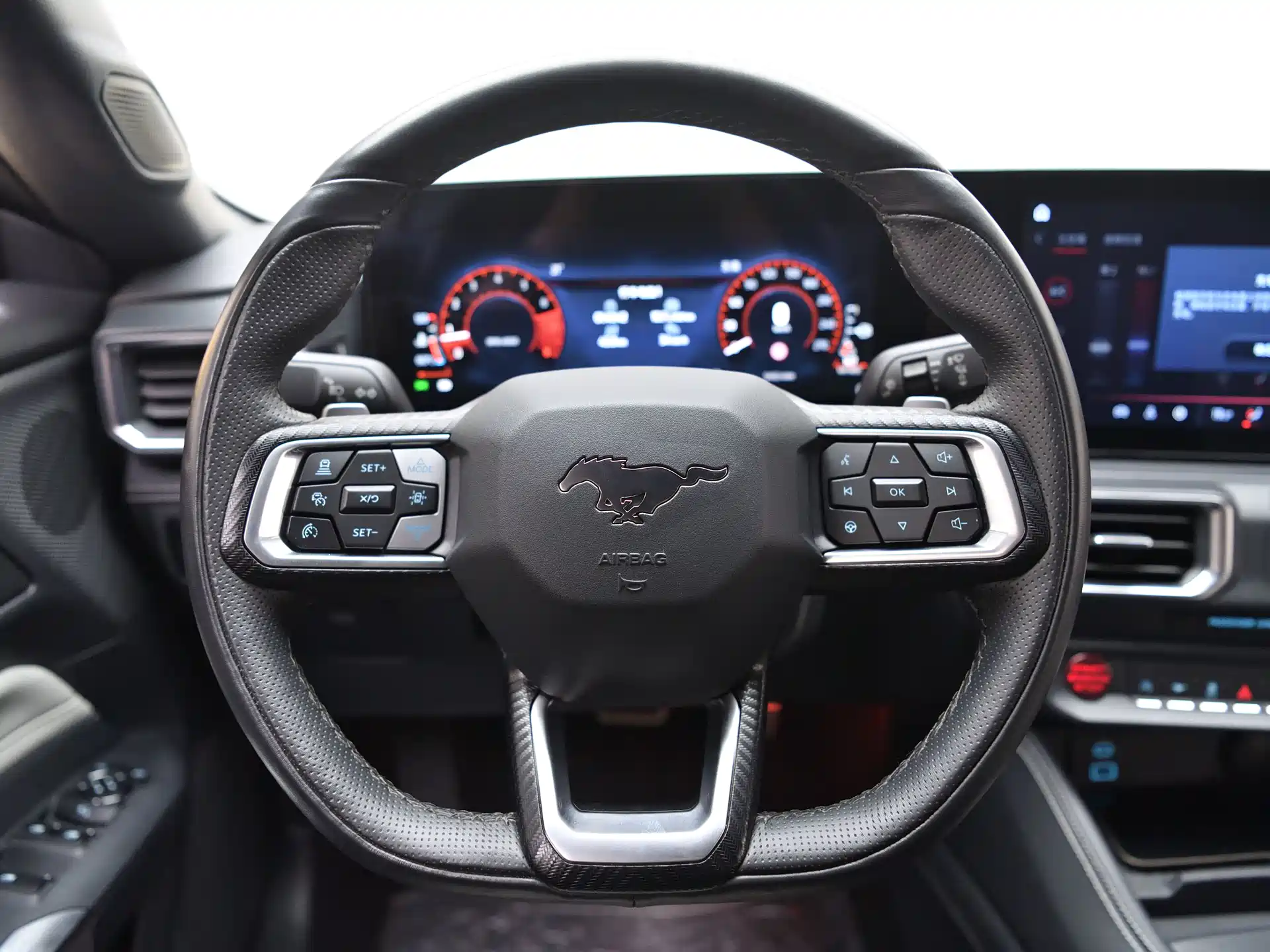 Photo 16 - Ford Mustang