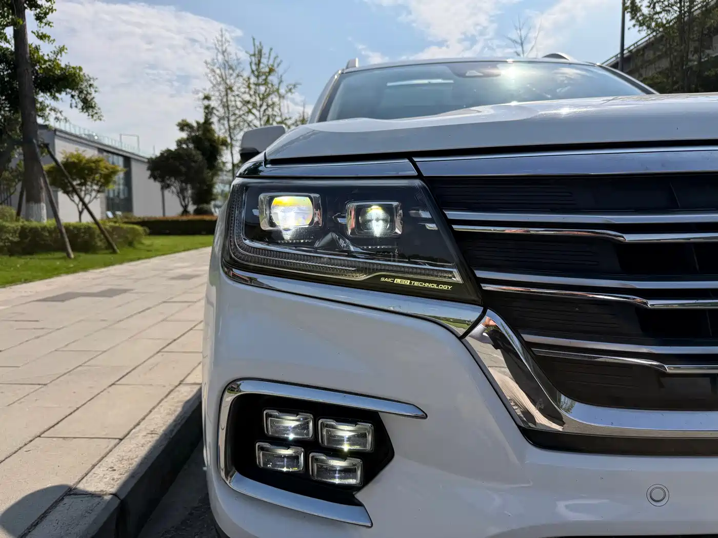 Roewe RX8 2019 2018 30T Internet-connected 2WD Ultimate Edition