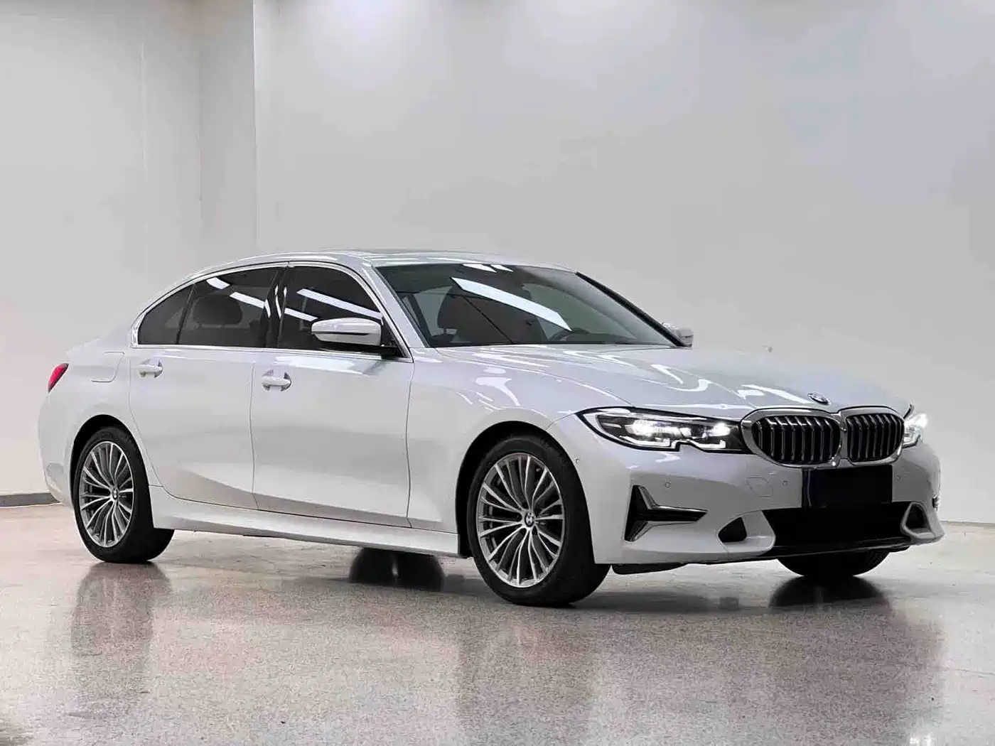 BMW 3 Series 2020 325Li Launch Edition фото 3