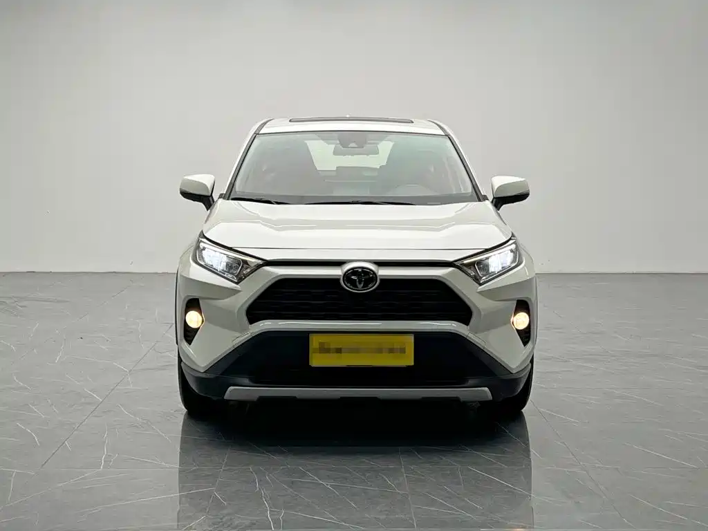 Фото 2 - Toyota RAV4