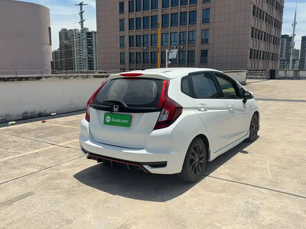 Photo 5 - Honda Fit