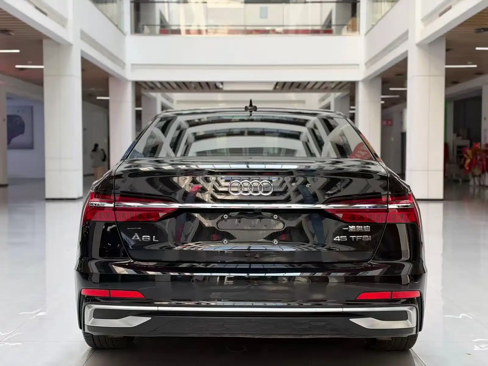 Фото 6 - Audi A6L