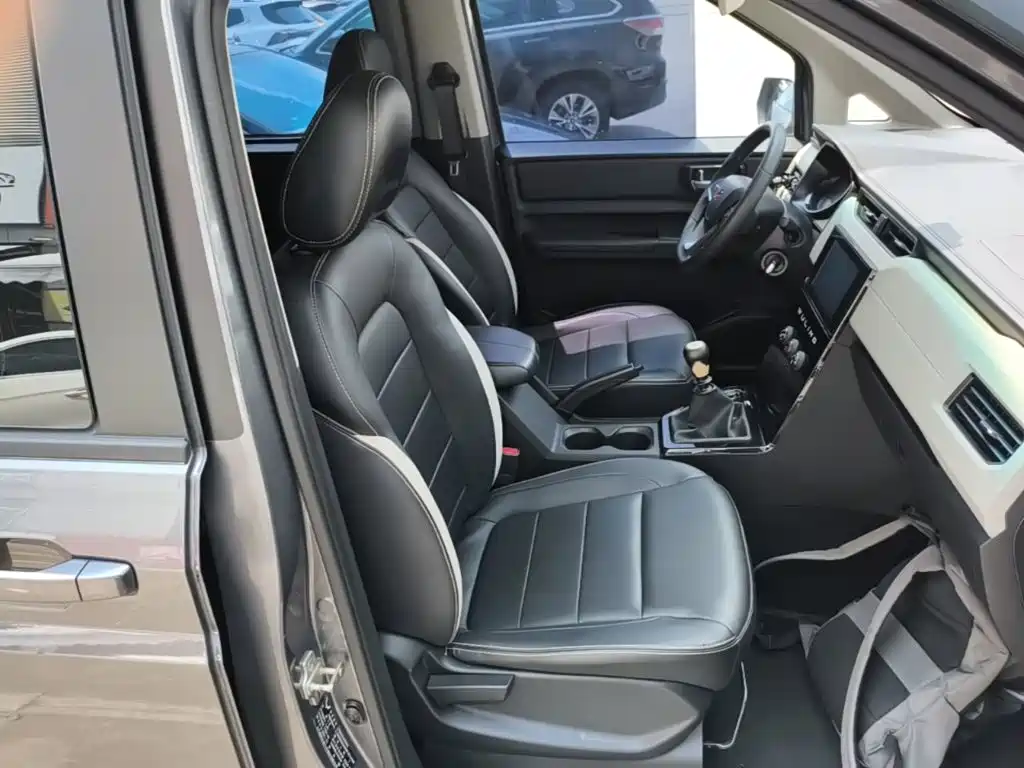Wuling Motors Wuling Journey 2022 2021 1.5T Manual Luxury Commercial Vehicle