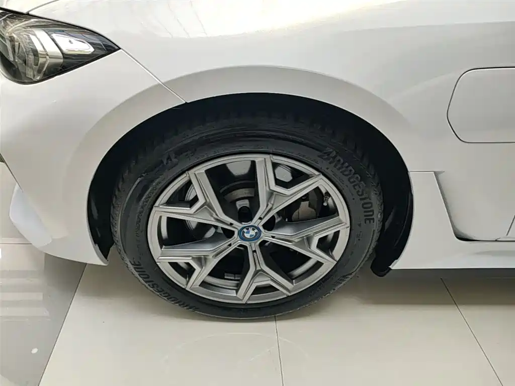 BMW i3 2022 eDrive 35 L фото 23