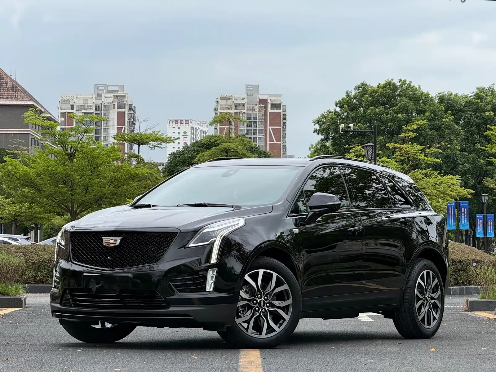 Фото 1 - Cadillac XT5