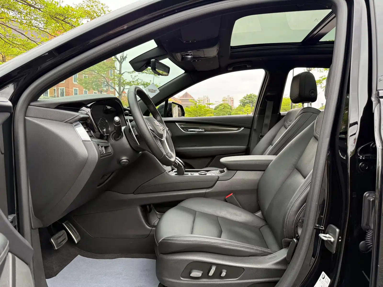 Фото 8 - Cadillac XT5