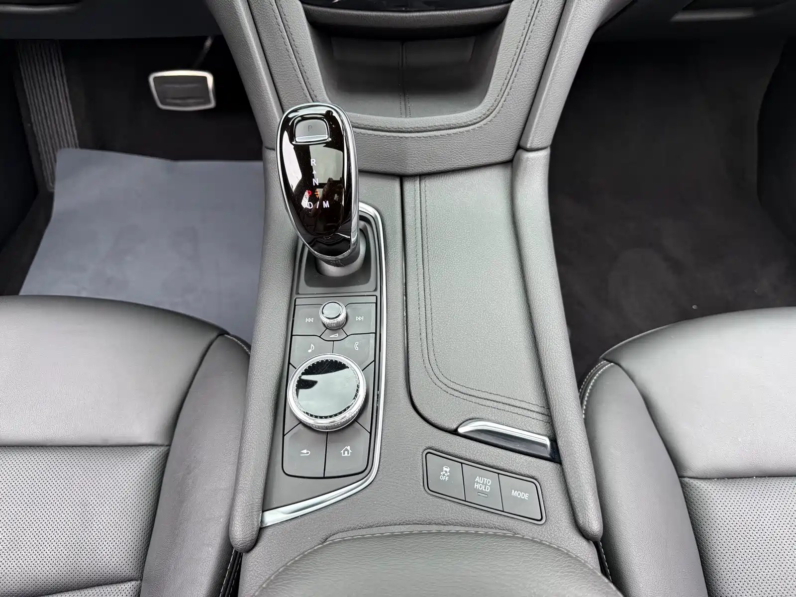 Фото 17 - Cadillac XT5