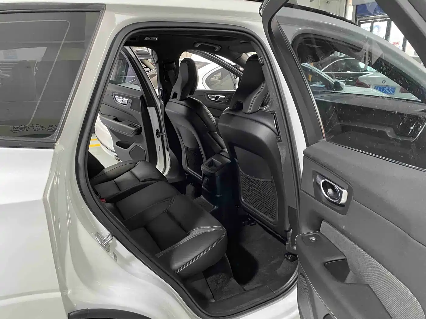Volvo XC60 Plug-in Hybrid 2021 2021 T8 E-Drive Hybrid Inscription Sport