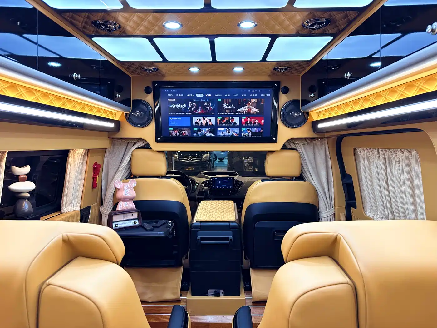 Ford Transit 2020 2.0T Gasoline Multi-purpose Commercial Vehicle Medium Wheelbase Low Roof Dual Swing Doors China V фото 21