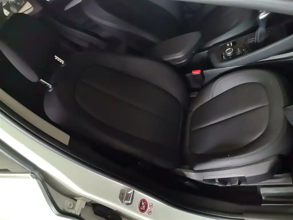 BMW X1 2018 sDrive20Li Leading Model фото 17