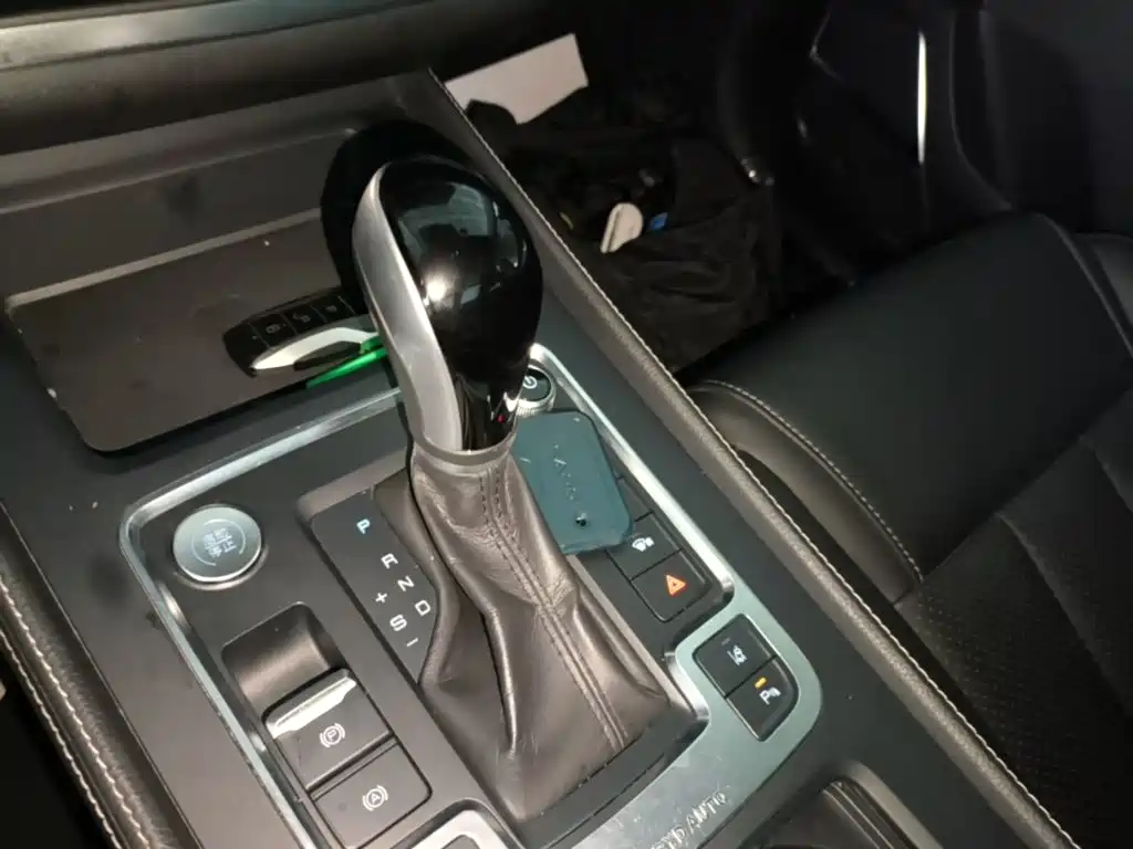 BYD Tang 2019 2018 2.0T Automatic Smart Connection Honor Edition 7-Seater China V