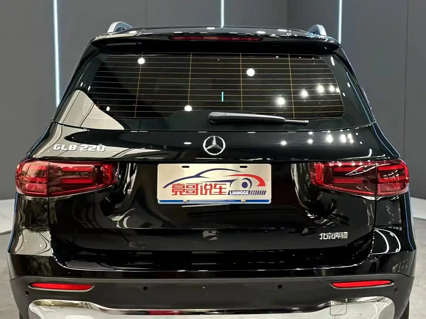 MERCEDES-BENZ GLB
