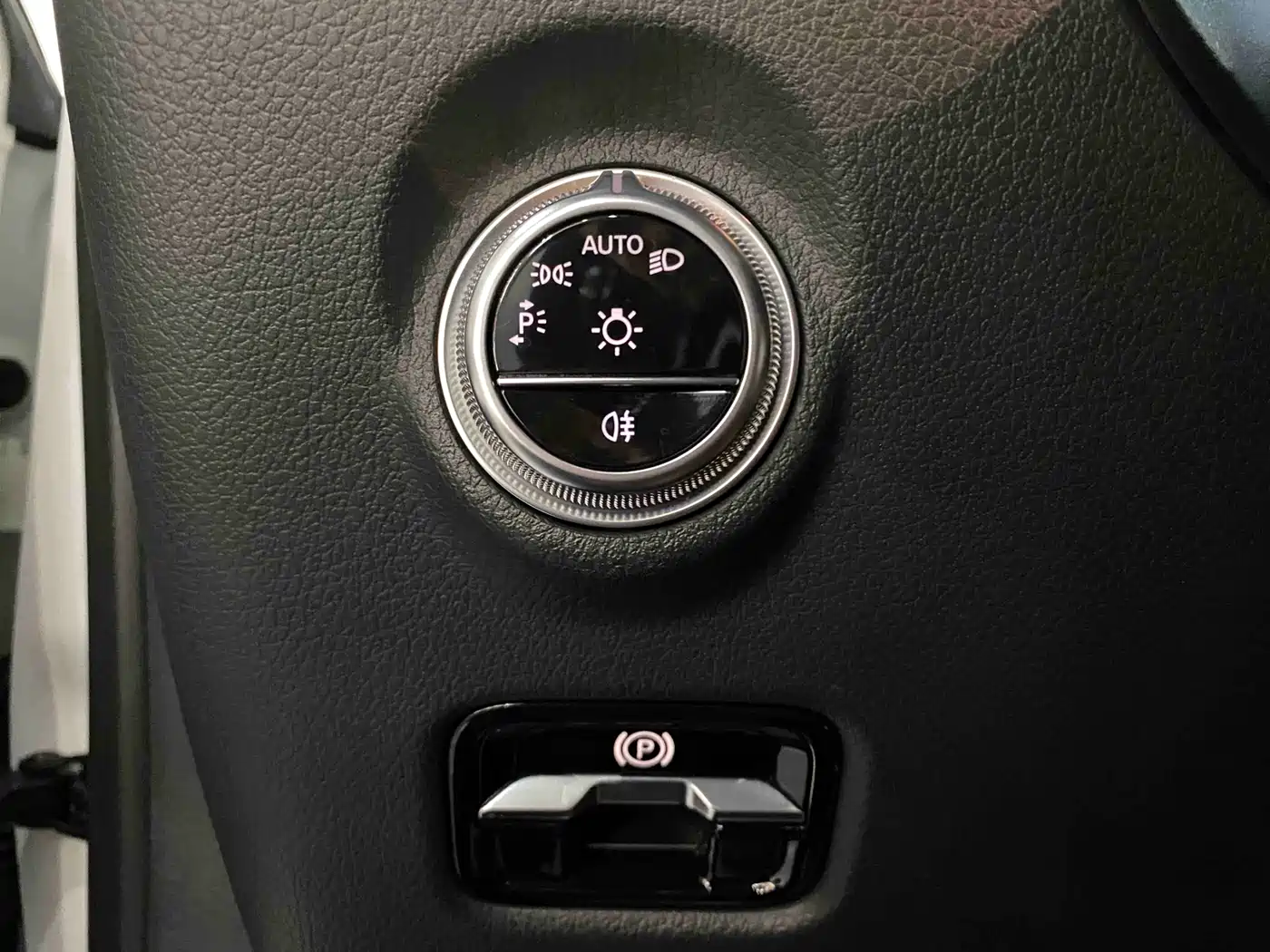 Mercedes-Benz C-Class 2024 C 260 L Sport фото 6