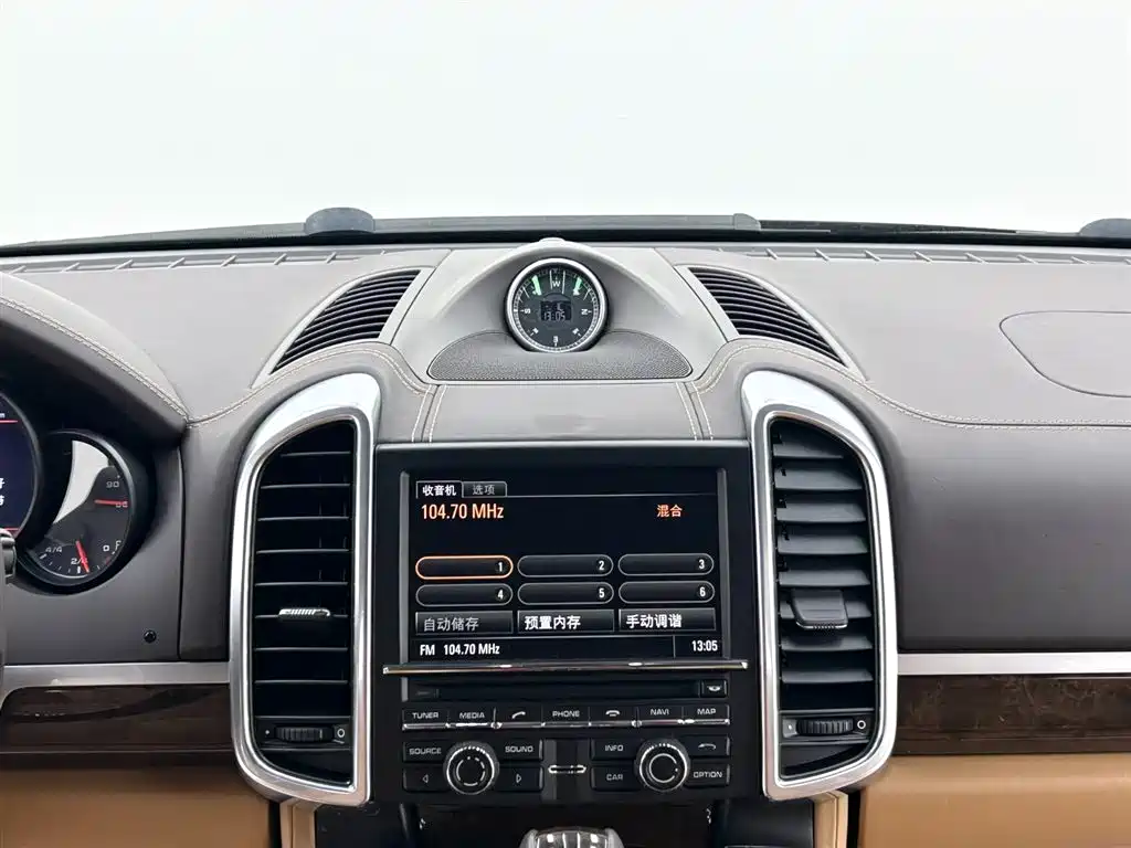 Porsche Cayenne 2011 Cayenne 3.0T фото 16