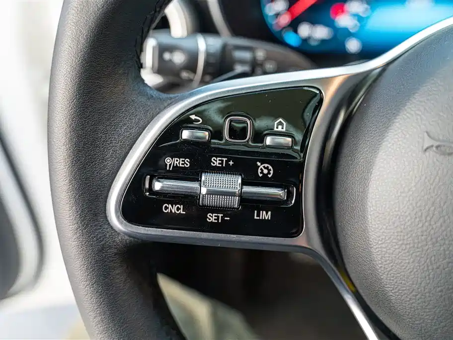 Mercedes-Benz GLC 2022 Facelift GLC 300 L 4MATIC Dynamic Collector's Edition фото 2