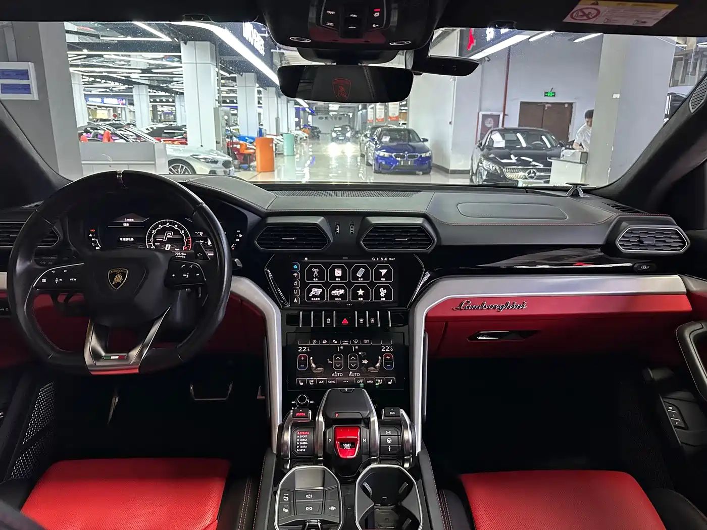 Фото 8 - Lamborghini Urus