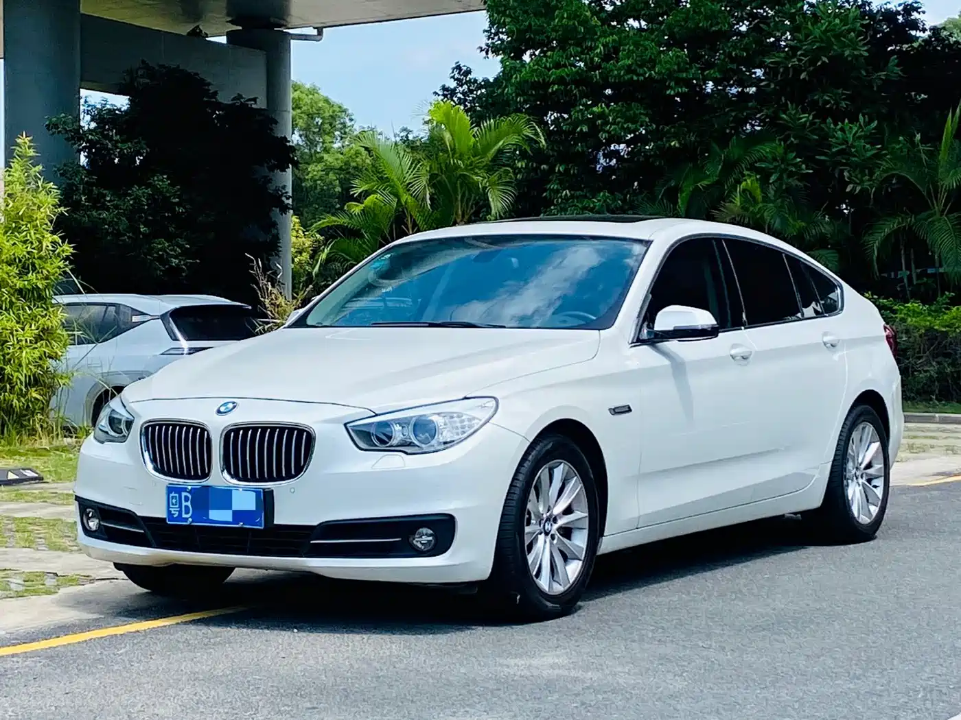 BMW 5 Series GT 2015 2014 528i Leading