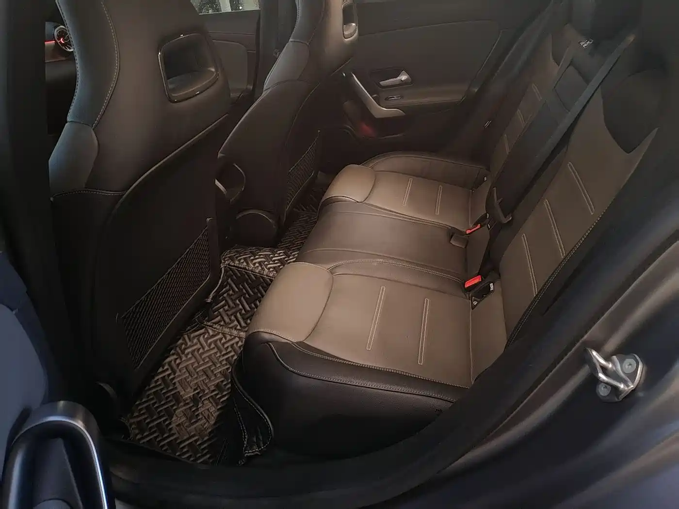 Mercedes-Benz CLA AMG 2023 AMG CLA 35 4MATIC фото 5