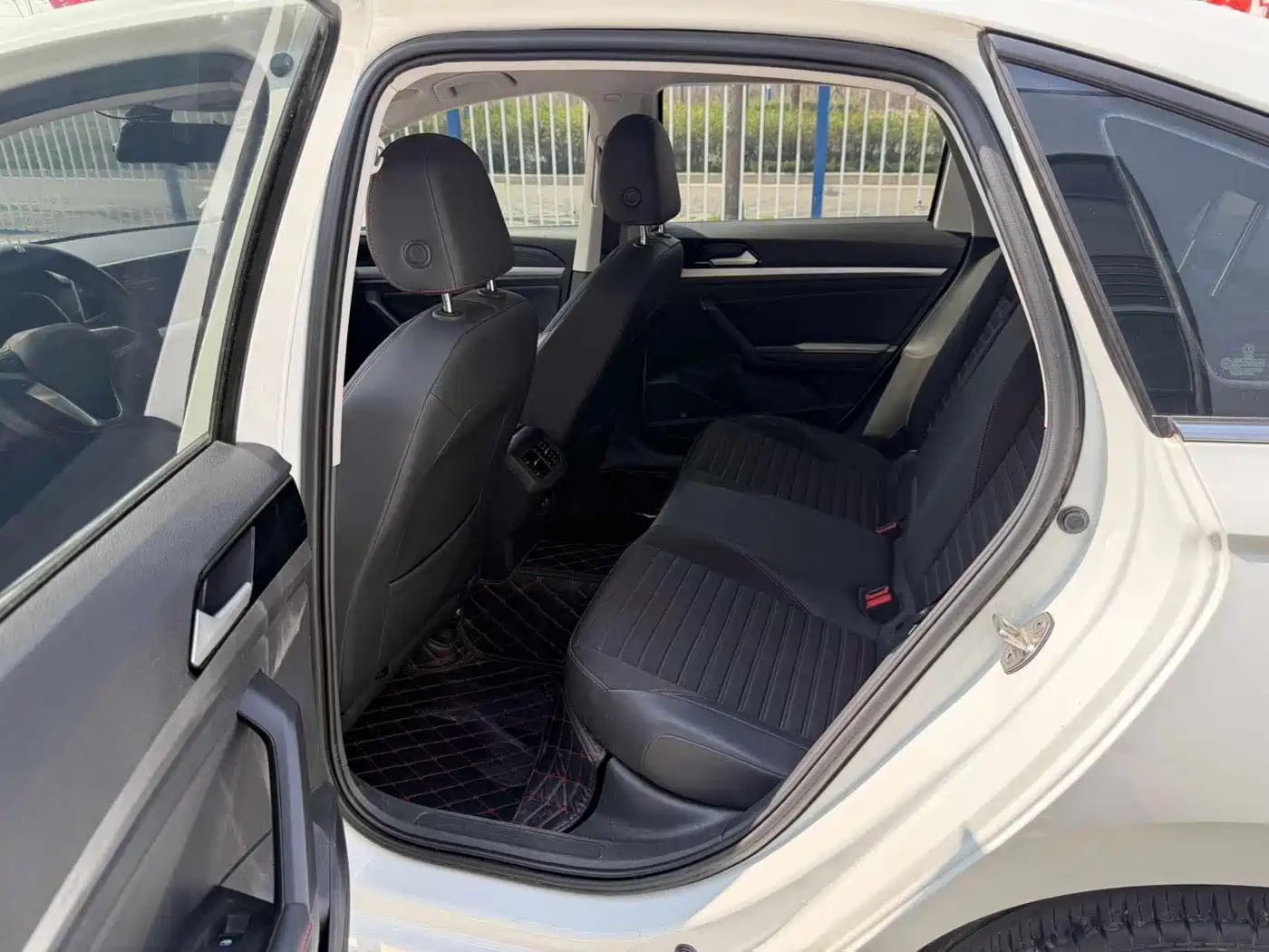 Volkswagen Lavida 2023 280TSI DSG Starlight Comfort Edition фото 10