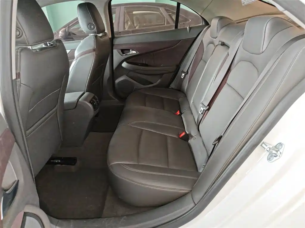 Chevrolet Malibu 2017 1.5T Automatic Luxury Edition фото 17