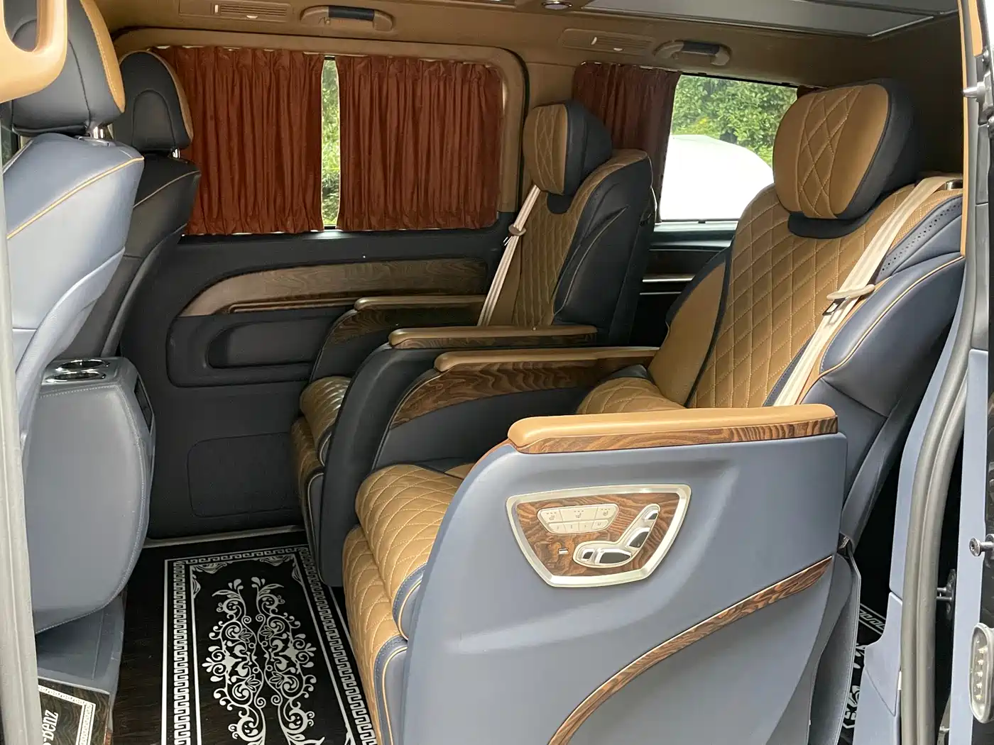 Mercedes-Benz Vito 2021 2.0T Business Edition 7-seater фото 8