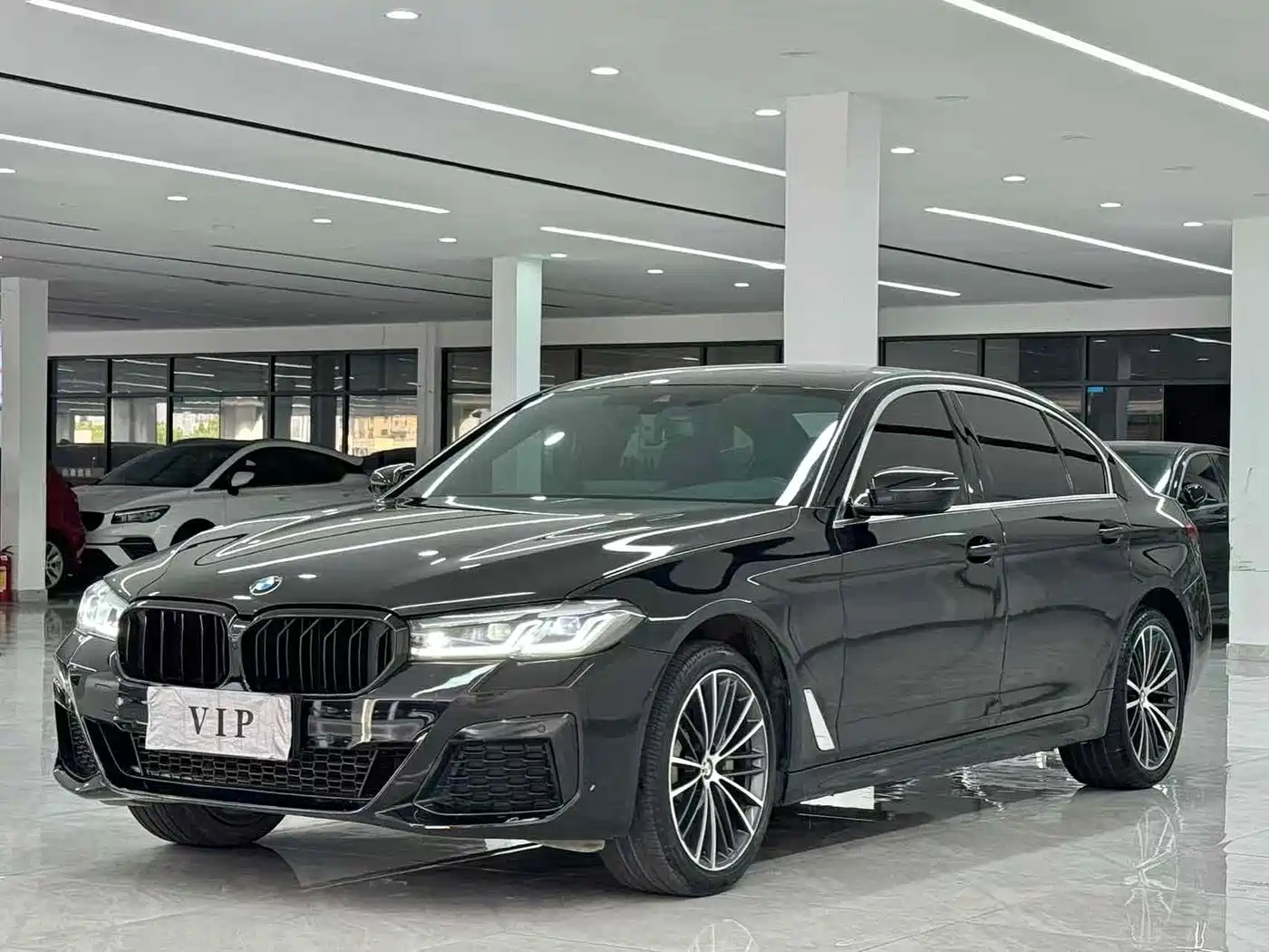 Фото 1 - BMW 5 Series