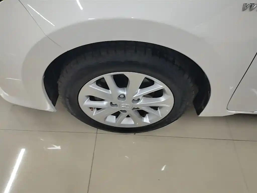 Toyota Corolla 2014 1.6L CVT GL-i Leather Edition фото 23
