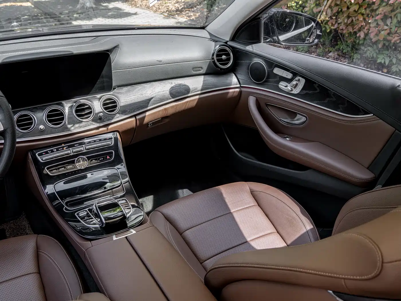 Mercedes-Benz E-Class 2016 E 300 L Sport Luxury фото 14