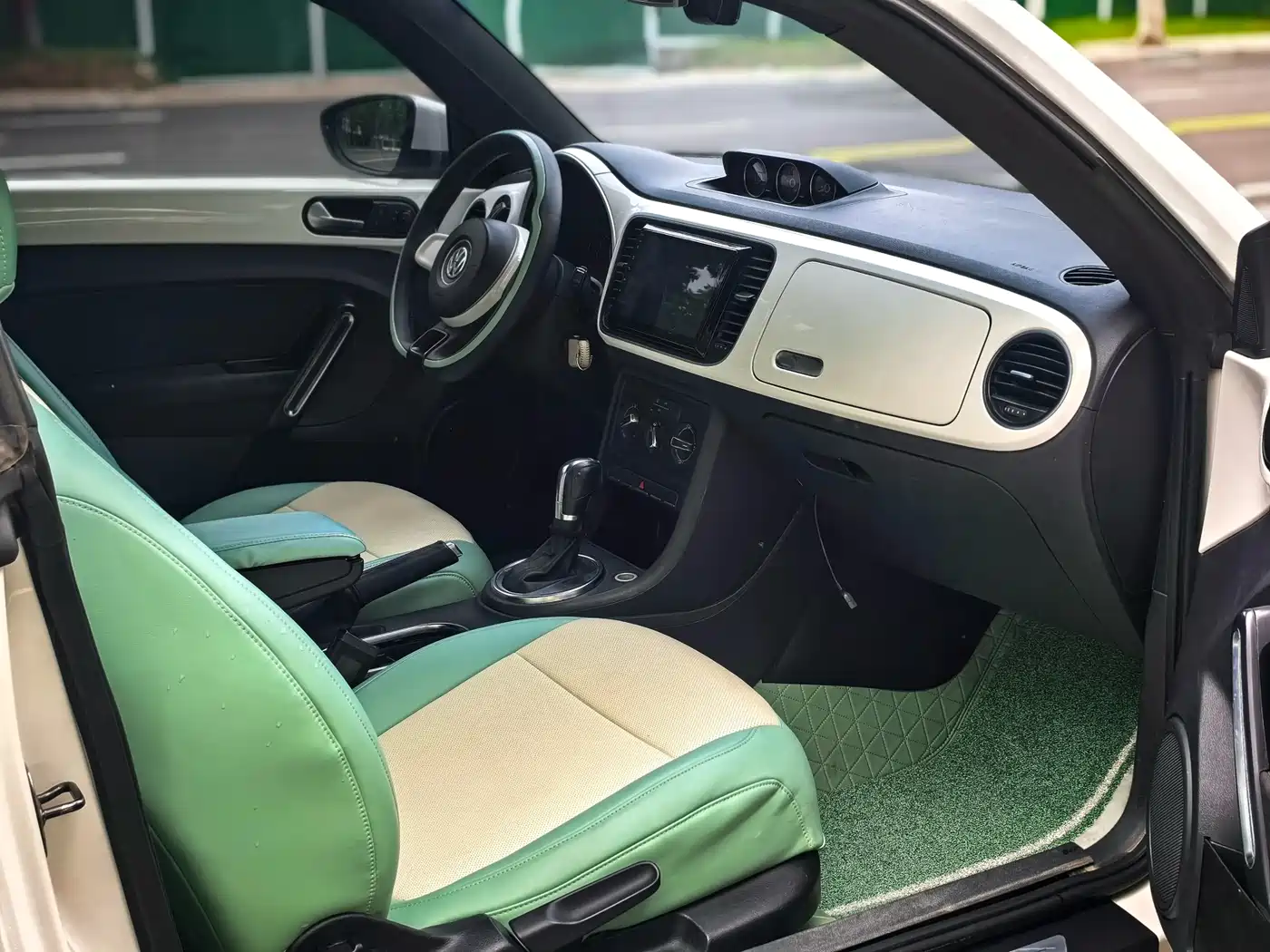 Volkswagen Beetle 2014 1.2TSI Fashion Edition фото 12