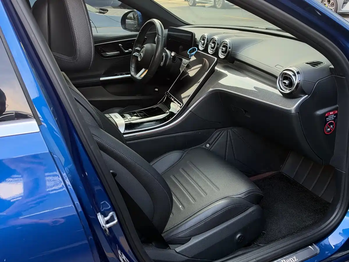 Фото 10 - Mercedes-Benz C-Class