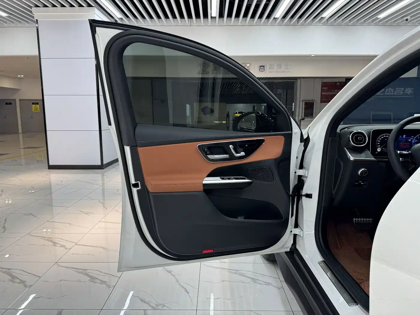 Mercedes-Benz GLC, миниатюра 10